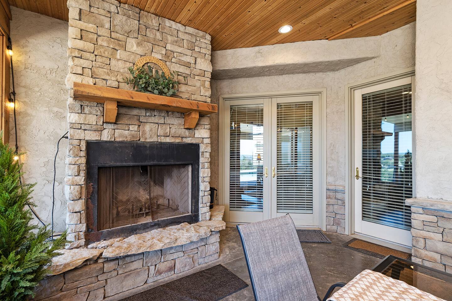Lakeview! Private Pool, Grill, Game Room, Porch!