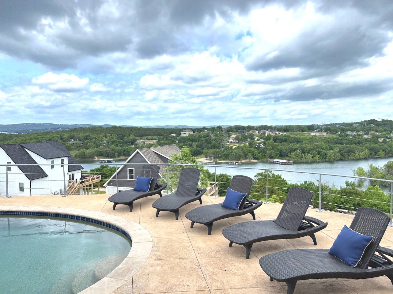 Lakeview! Private Pool, Grill, Game Room, Porch!