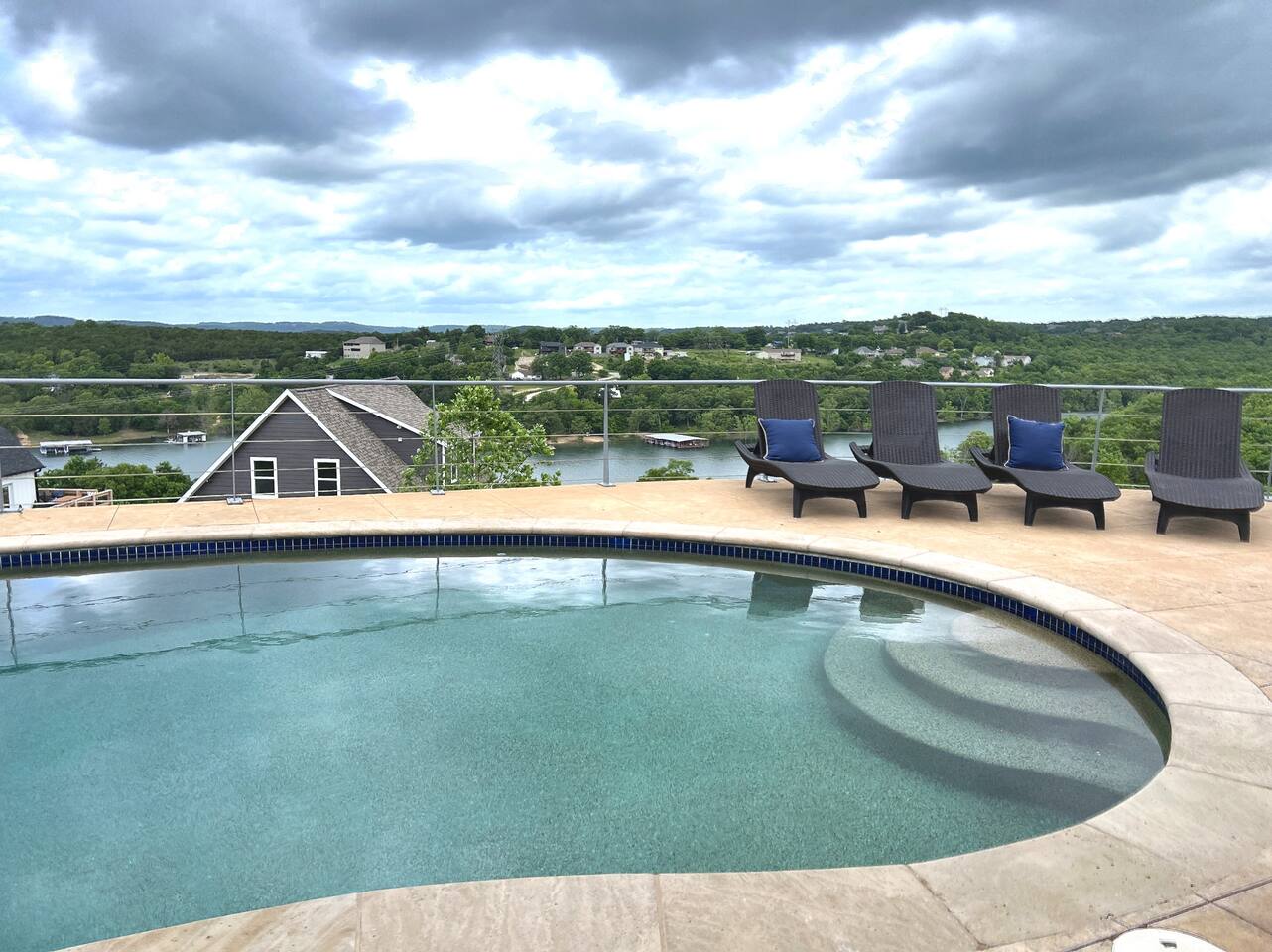 Lakeview! Private Pool, Grill, Game Room, Porch!