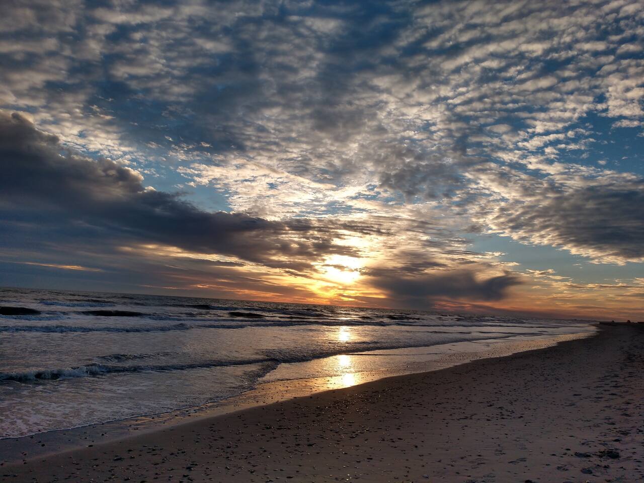 BS234 Sound view, pool, 3 minute walk to the beach — Atlantic Beach, NC — vacation rental