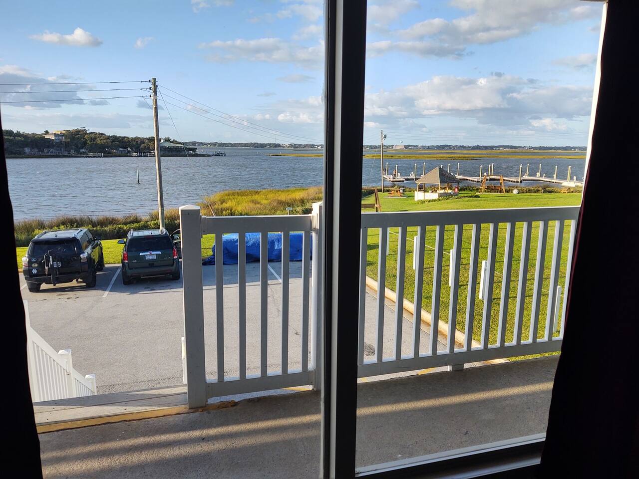 BS234 Sound view, pool, 3 minute walk to the beach