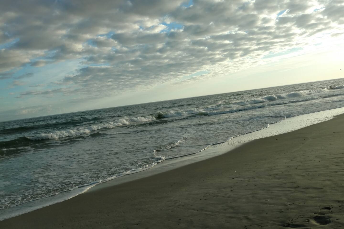 BS234 Sound view, pool, 3 minute walk to the beach