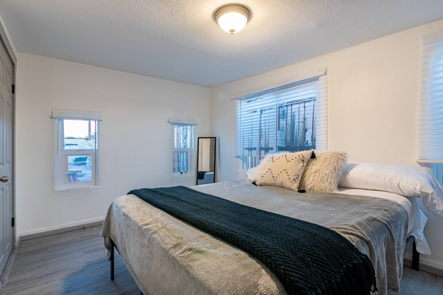 Stylishly Small House @Nob Hill/UNM Area /King Bed