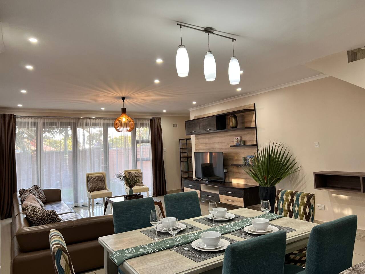 Modern 5 Star, 6 sleeper Apartment @ Sibiti — Greencroft — vacation rental