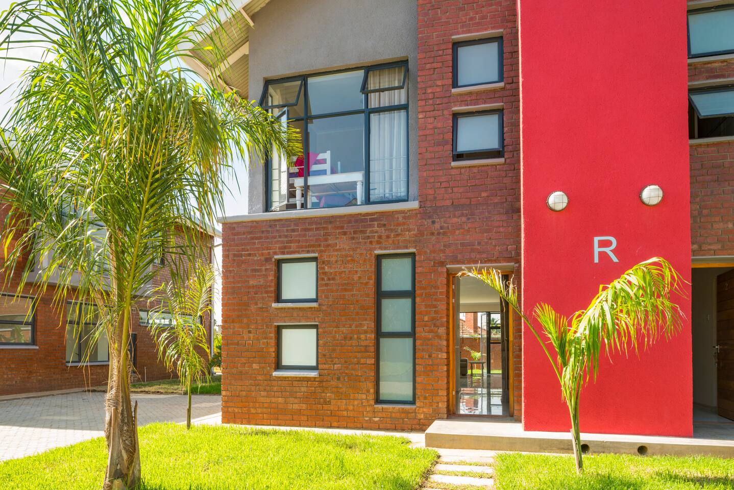 Modern 5 Star, 6 sleeper Apartment @ Sibiti
