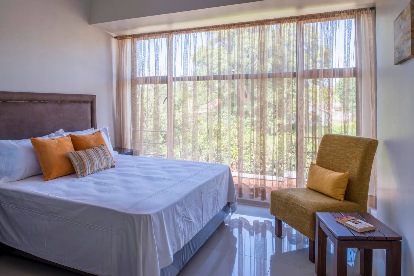 Modern 5 Star, 6 sleeper Apartment @ Sibiti