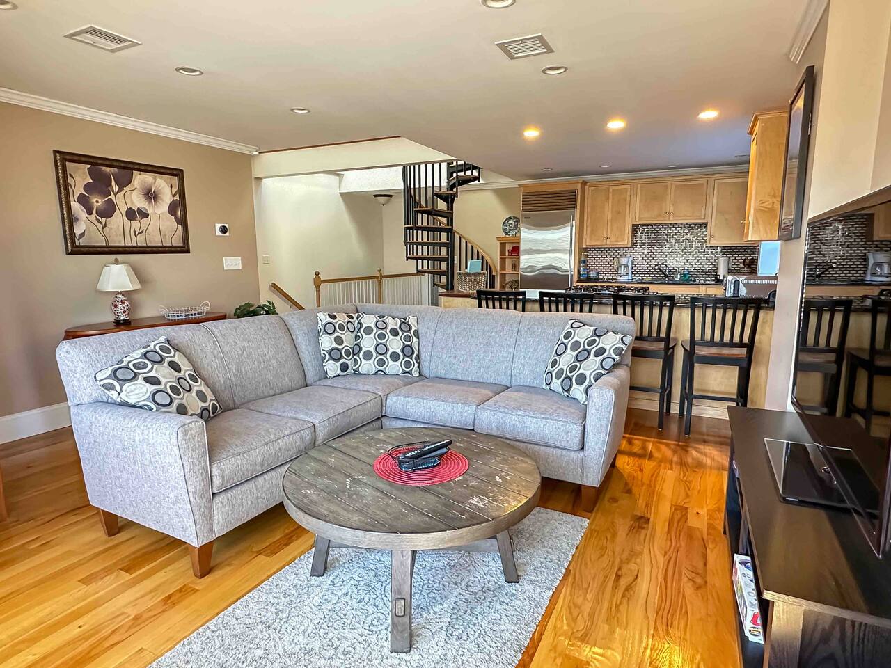 Downtown, Deck, Fireplace, 95 WalkScore