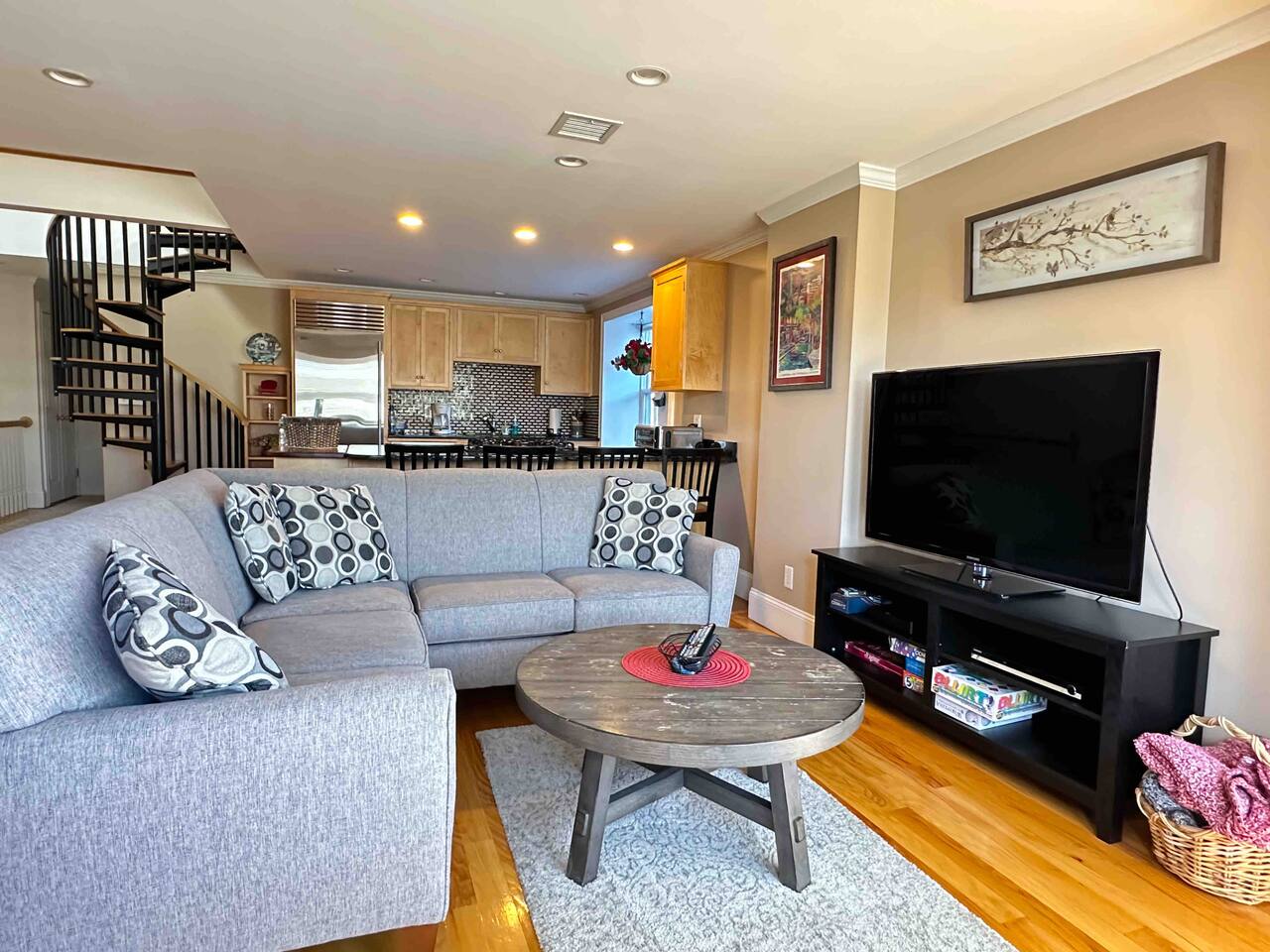 Downtown, Deck, Fireplace, 95 WalkScore
