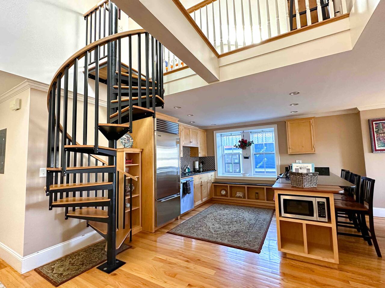 Downtown, Deck, Fireplace, 95 WalkScore