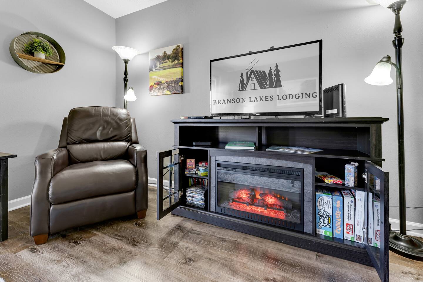 Walk in Golf Condo/Htd Pool/Hot Tub/Lake Access!
