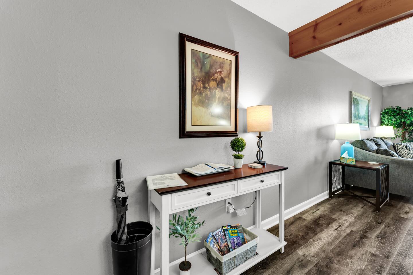 Walk in Golf Condo/Htd Pool/Hot Tub/Lake Access!
