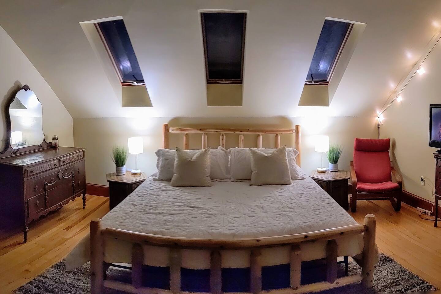 The Stalbird Suite at the Applebrook Historic Home