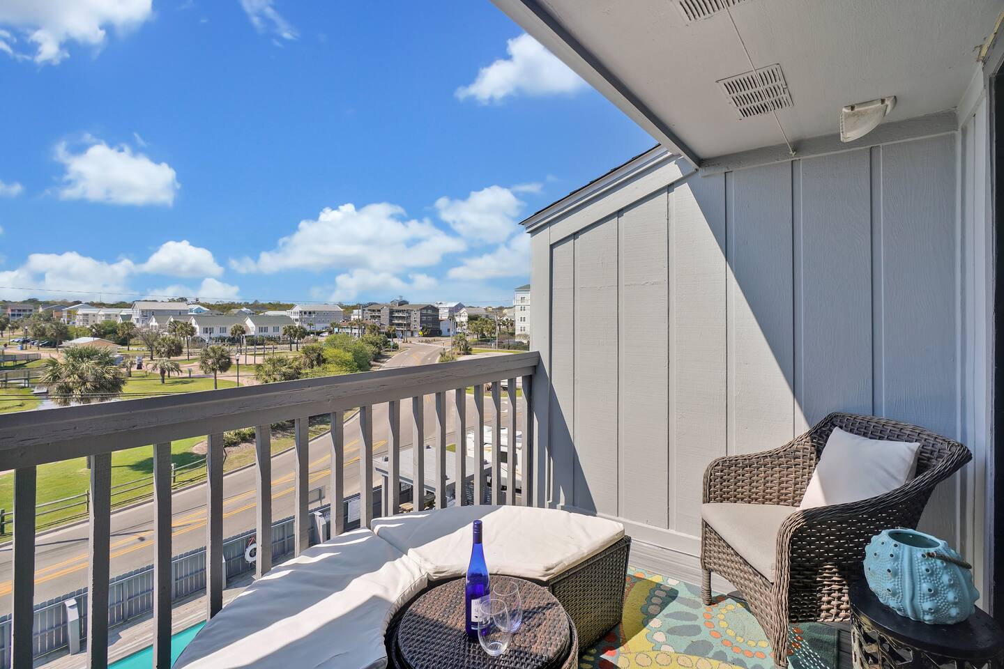 Bright Ocean Condo • Pool Access Near Beach