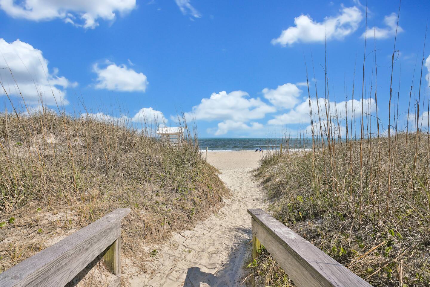 Bright Ocean Condo • Pool Access Near Beach