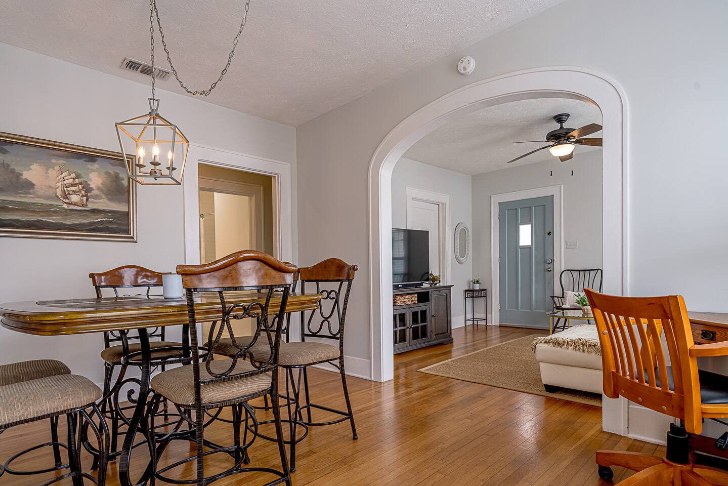 Ocean View Rental Next to Pleasure Pier!