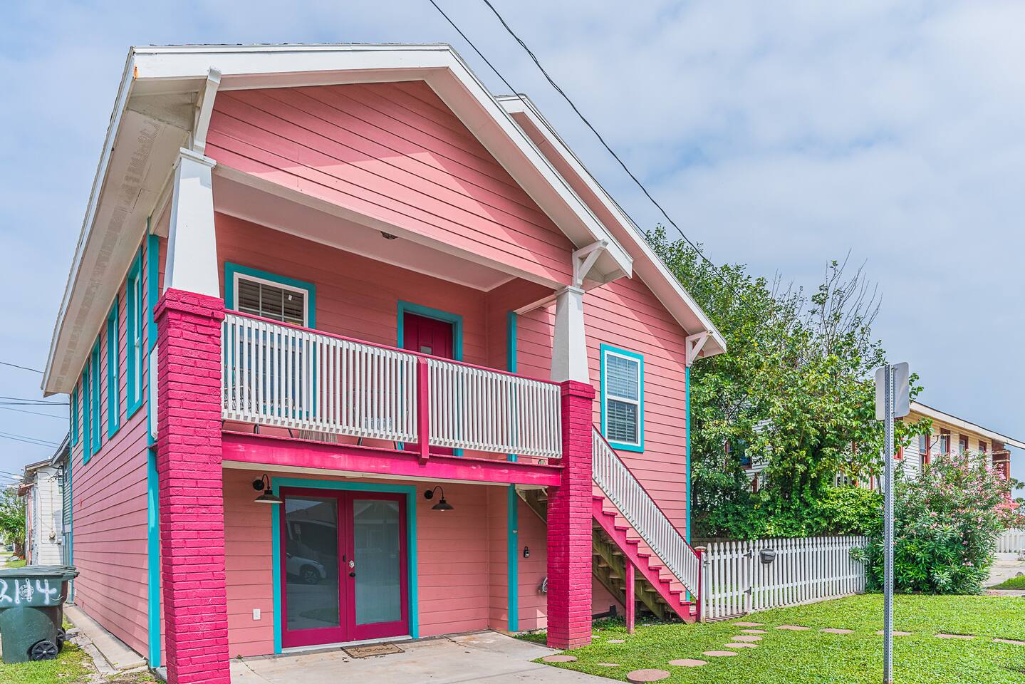 Ocean View Rental Next to Pleasure Pier!