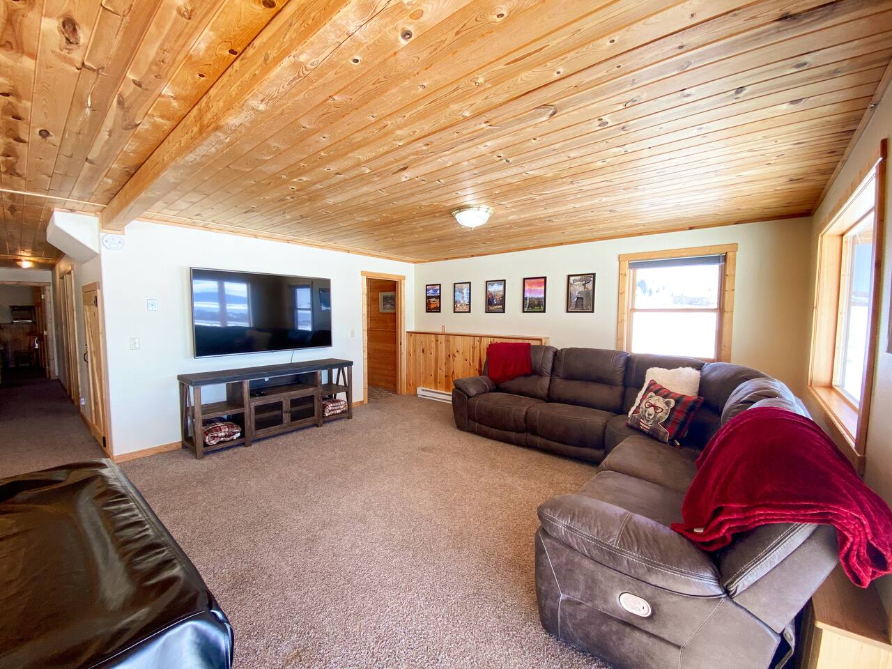 Elk Lake Lodge - Henry's Lake View!