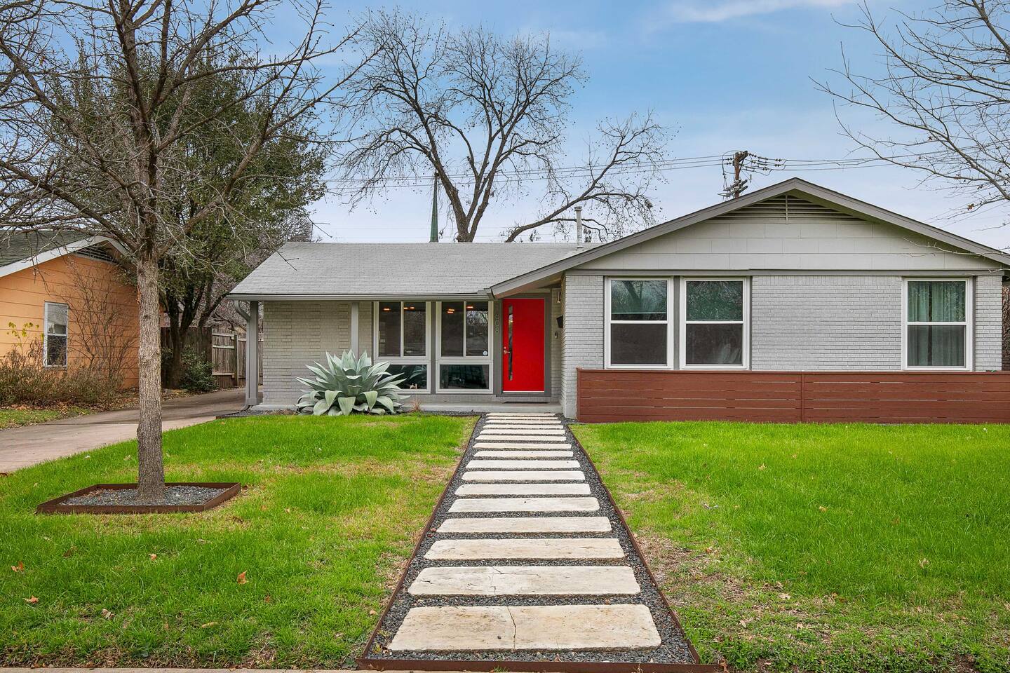 3/2 10 min Downtown Near Restaurants, Pet-Friendly — Austin — vacation rental