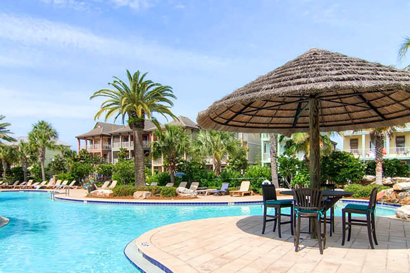 Steps to Oasis Pool & Beach, 2 Living Areas, Games