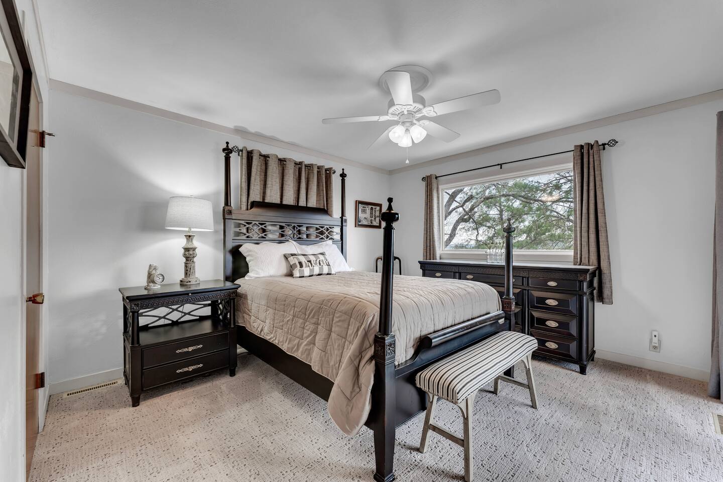 Lakeview 5BR + Private Cottage | Fire Pit
