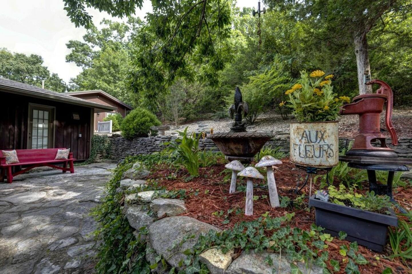 Lakeview 5BR + Private Cottage | Fire Pit
