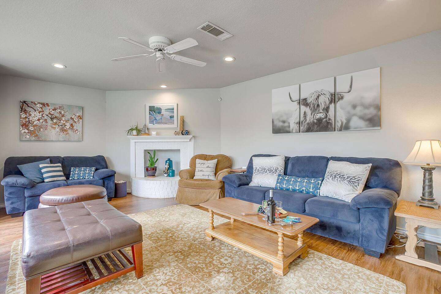 HUGE Lakefront/Fire Pit/TWO Game Rooms/Pool