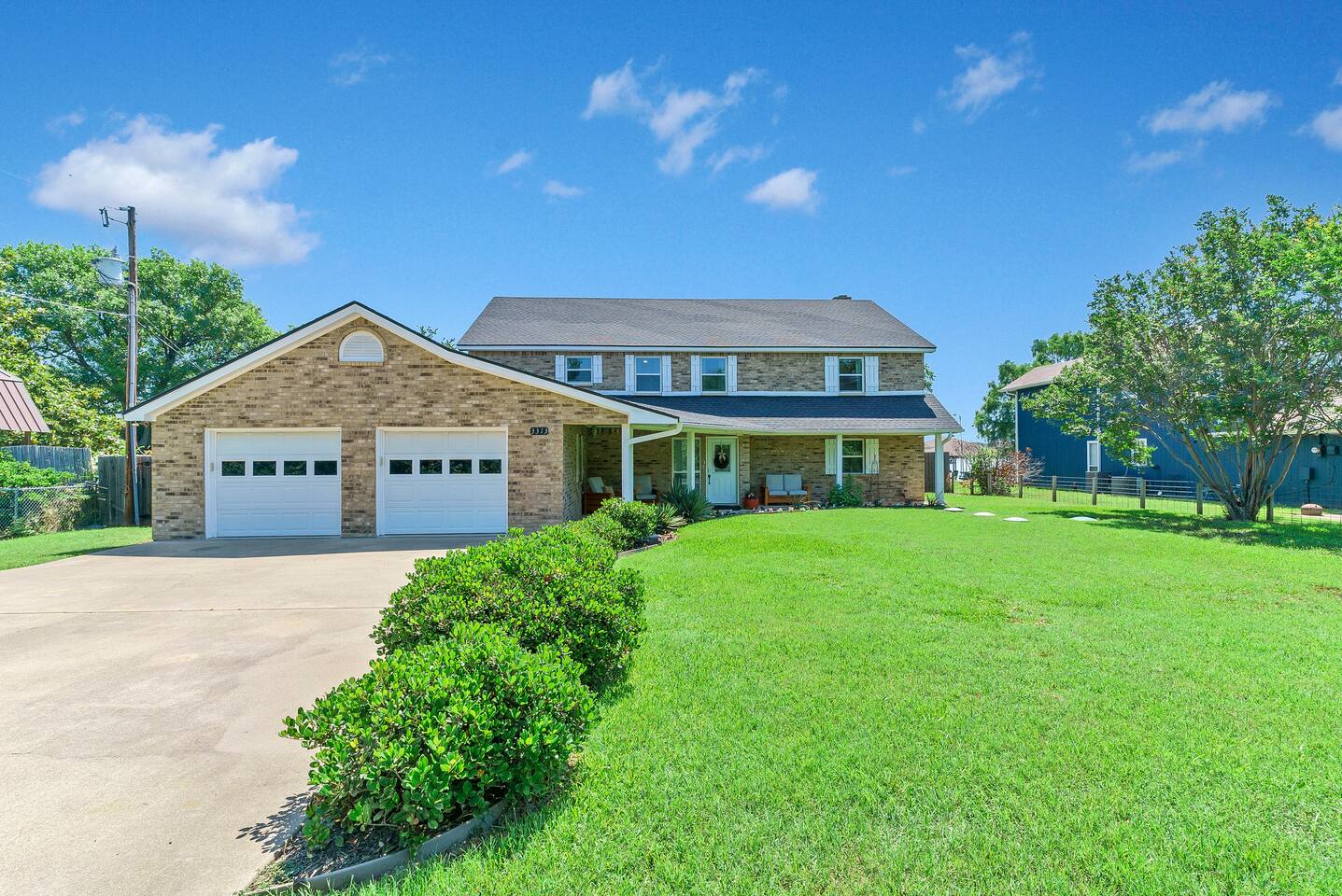 HUGE Lakefront/Fire Pit/TWO Game Rooms/Pool