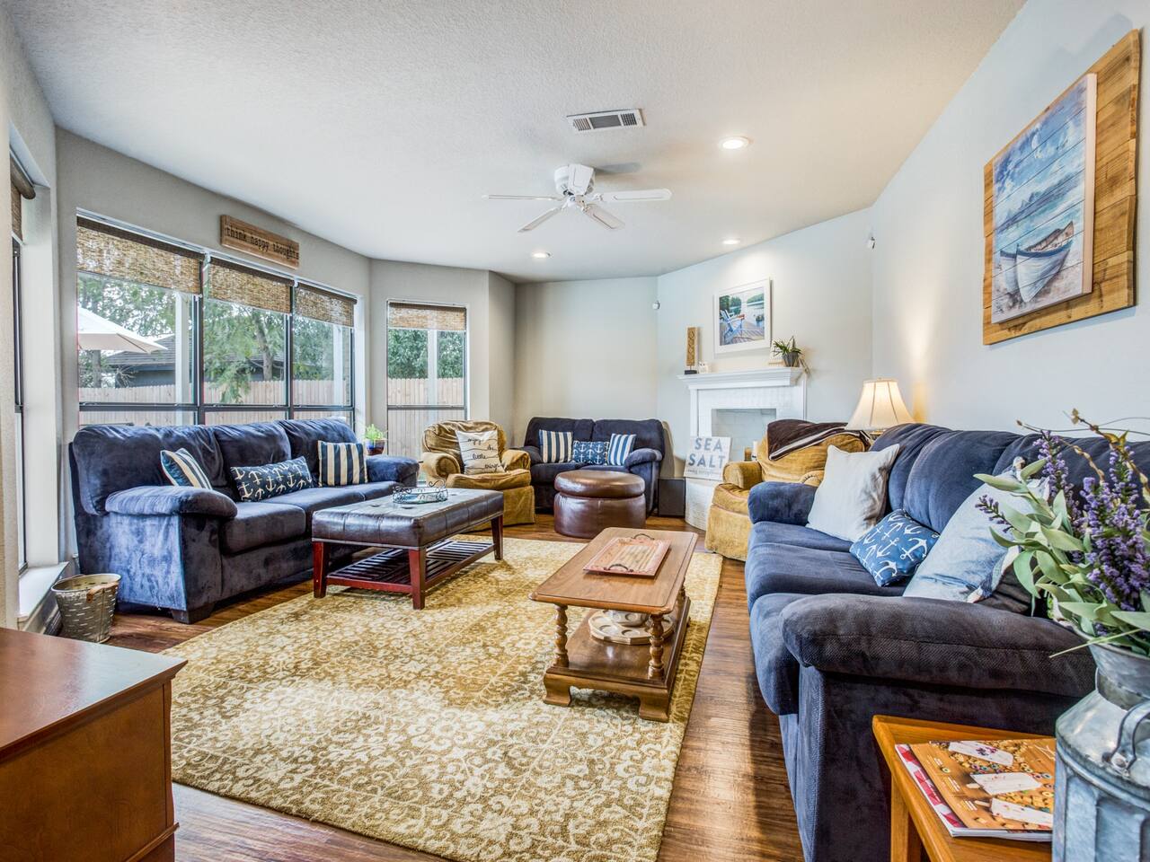 HUGE Lakefront/Fire Pit/TWO Game Rooms/Pool