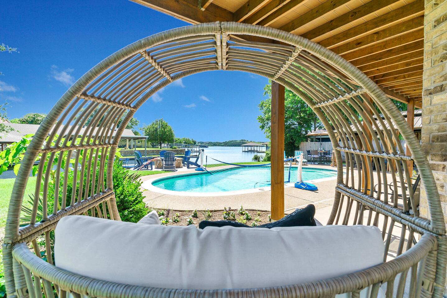 HUGE Lakefront/Fire Pit/TWO Game Rooms/Pool — Granbury — vacation rental
