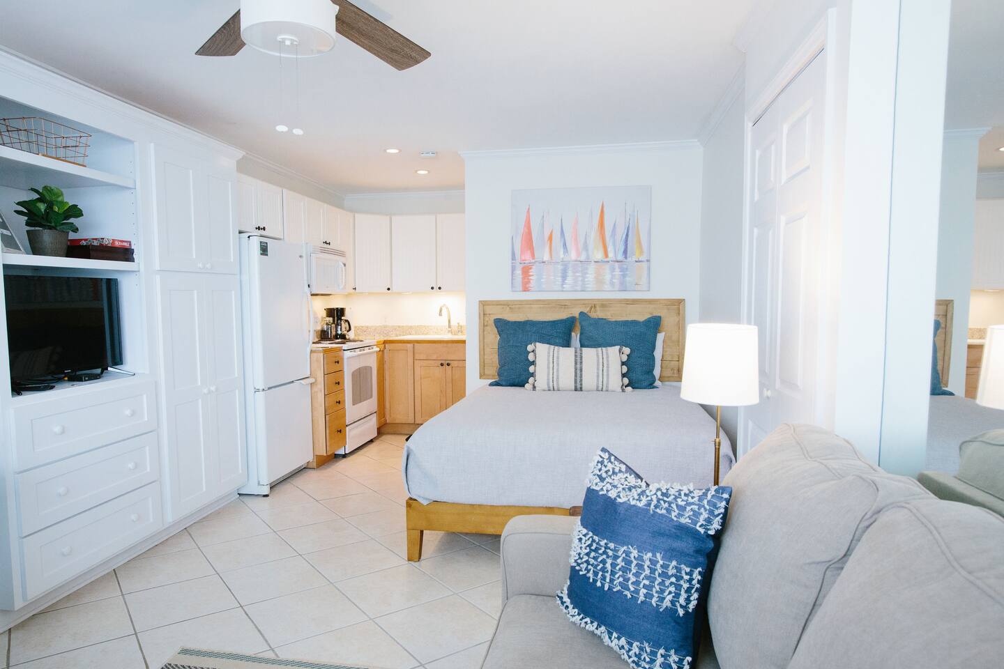 OS217 Beach Favorite Condo - fun, clean, easy.