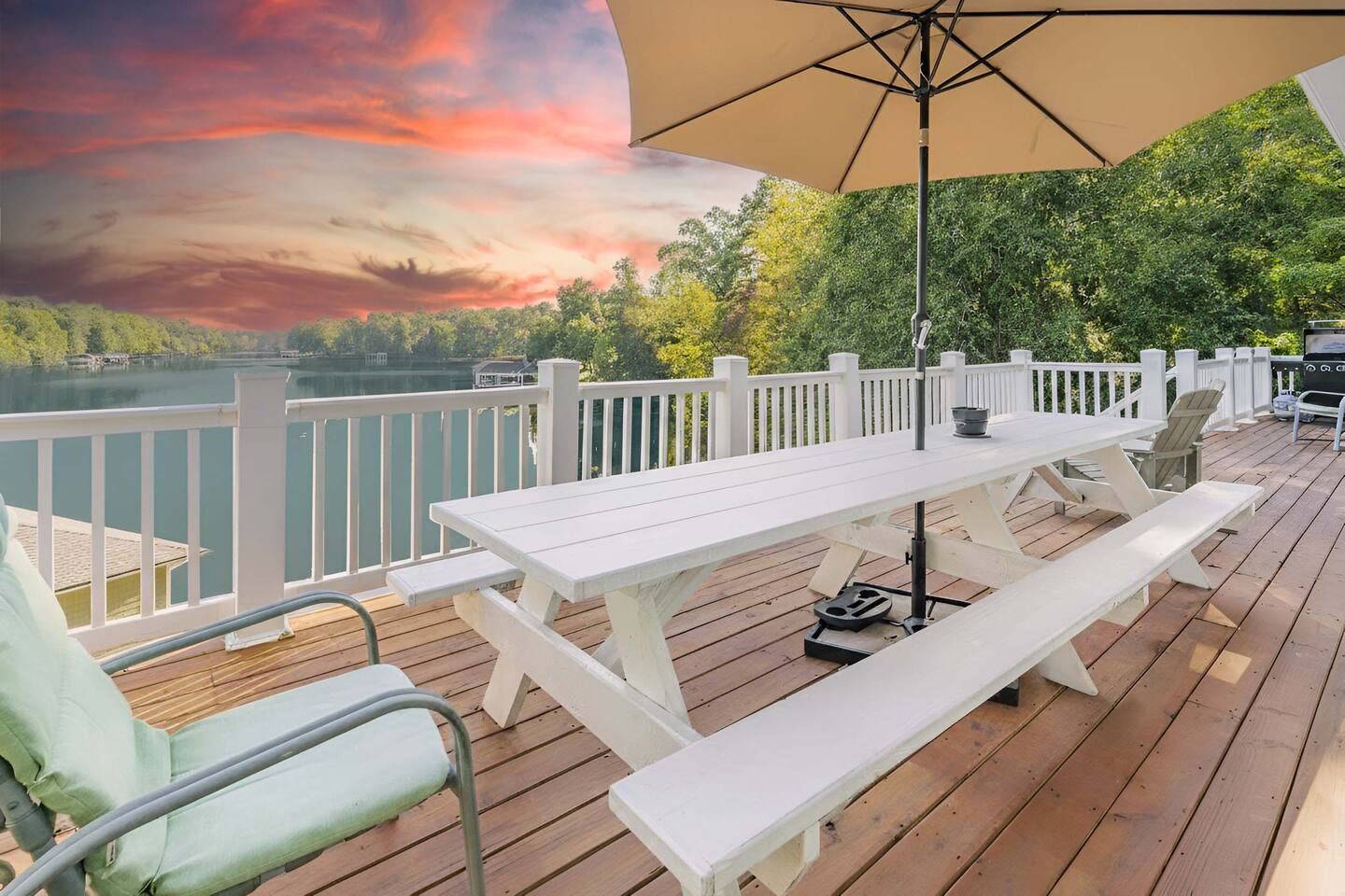Lakefront | Kayaks| SUPs | Hot Tub | Boat Options