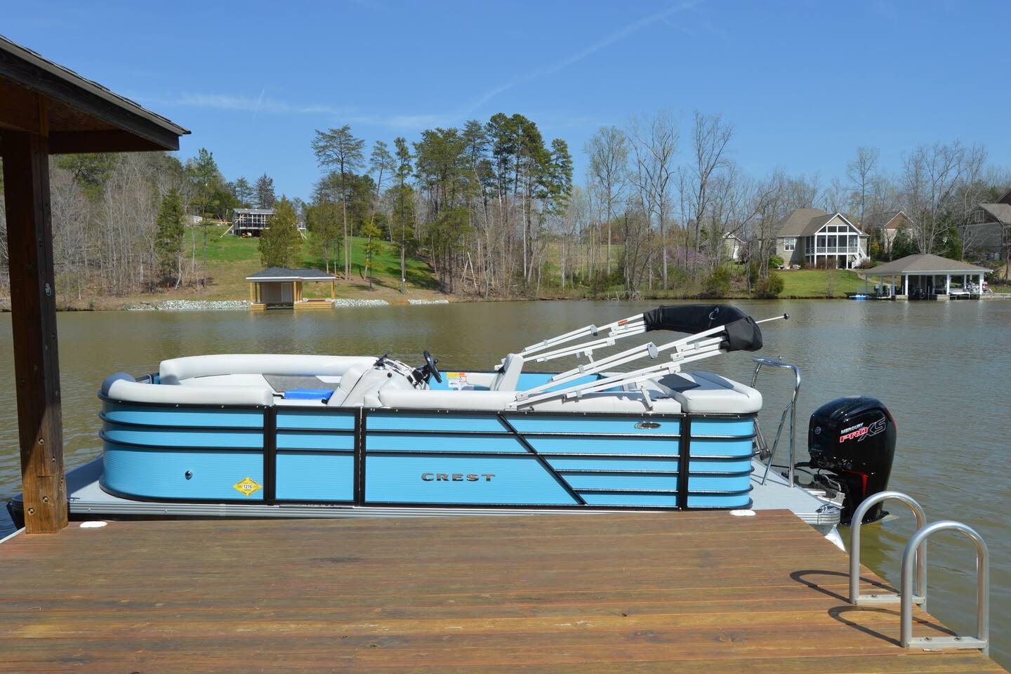 Lakefront | Kayaks| SUPs | Hot Tub | Boat Options