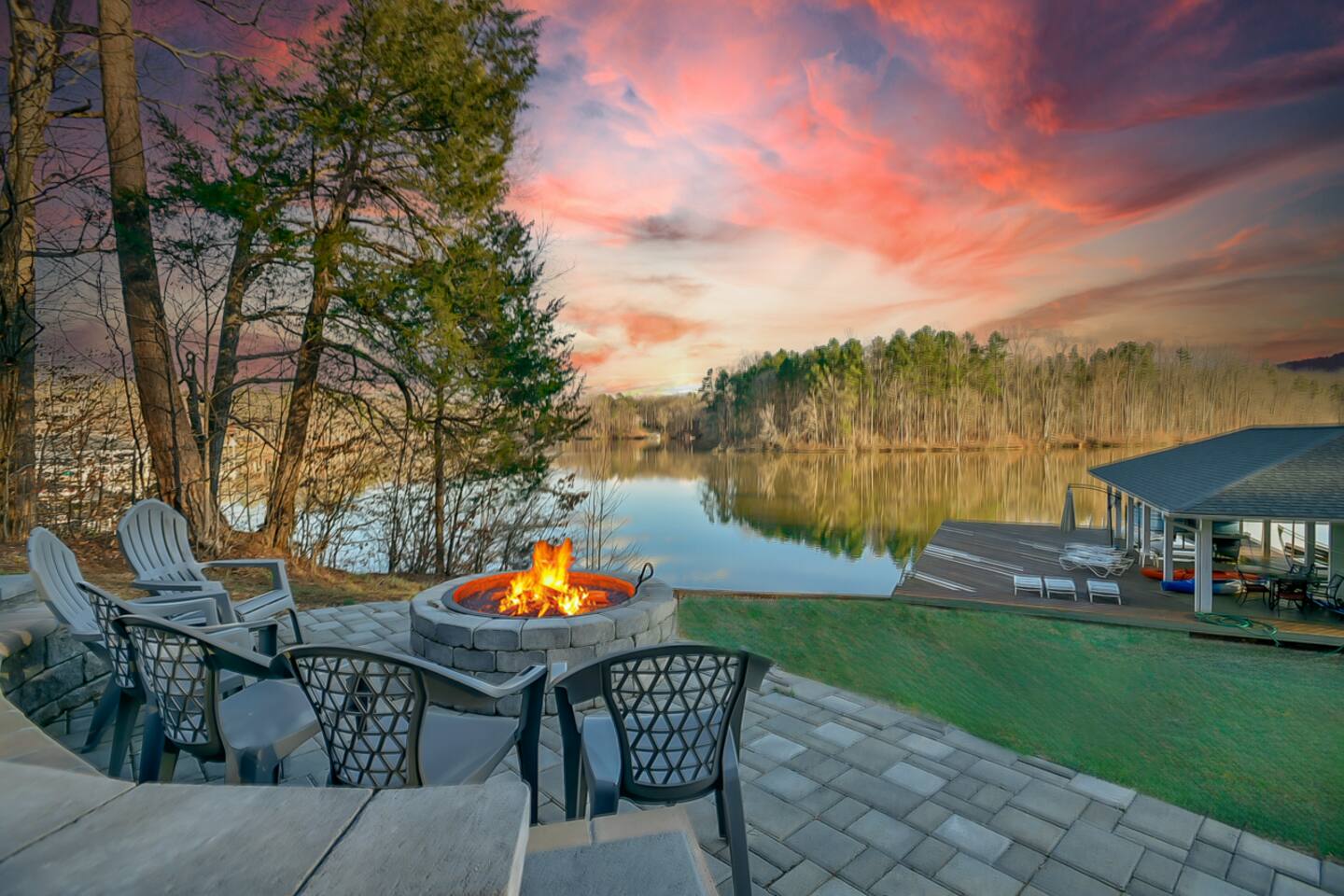 Lakefront | Kayaks| SUPs | Hot Tub | Boat Options