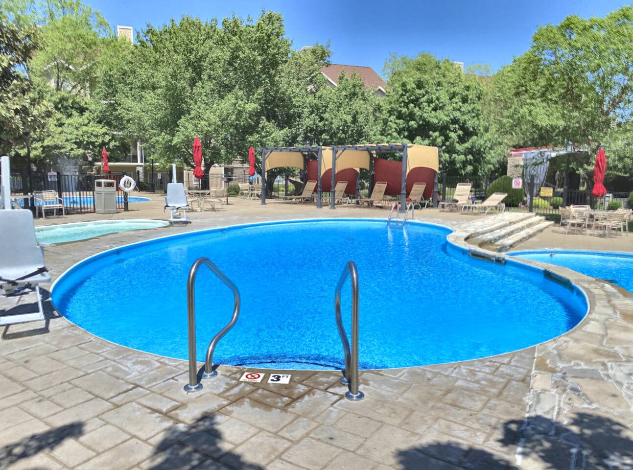 Branson Large Serene Retreat, Pools, Hot Tub!