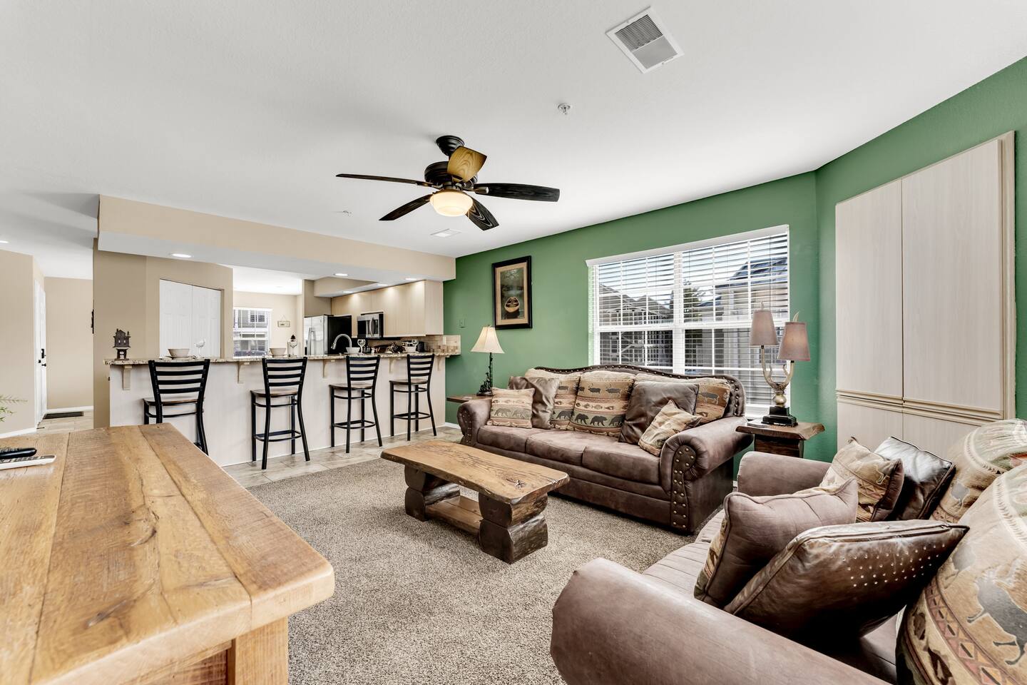 Branson Large Serene Retreat, Pools, Hot Tub!