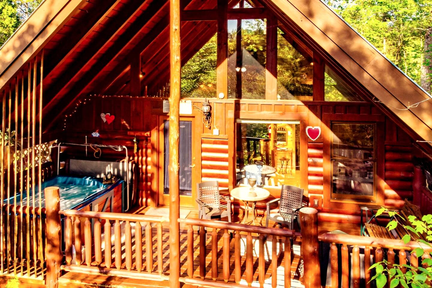 Spring Cozy Couple's Cabin! Hot Tub, Comfy Bed