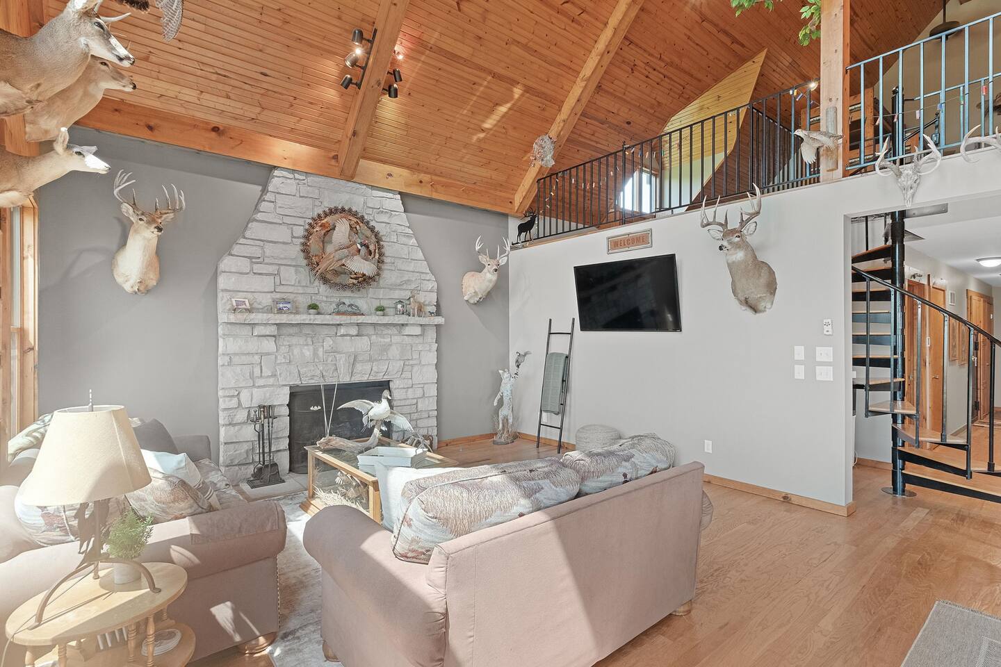 Peaceful Cabin with Extraordinary Views with Local Golf Opportunities