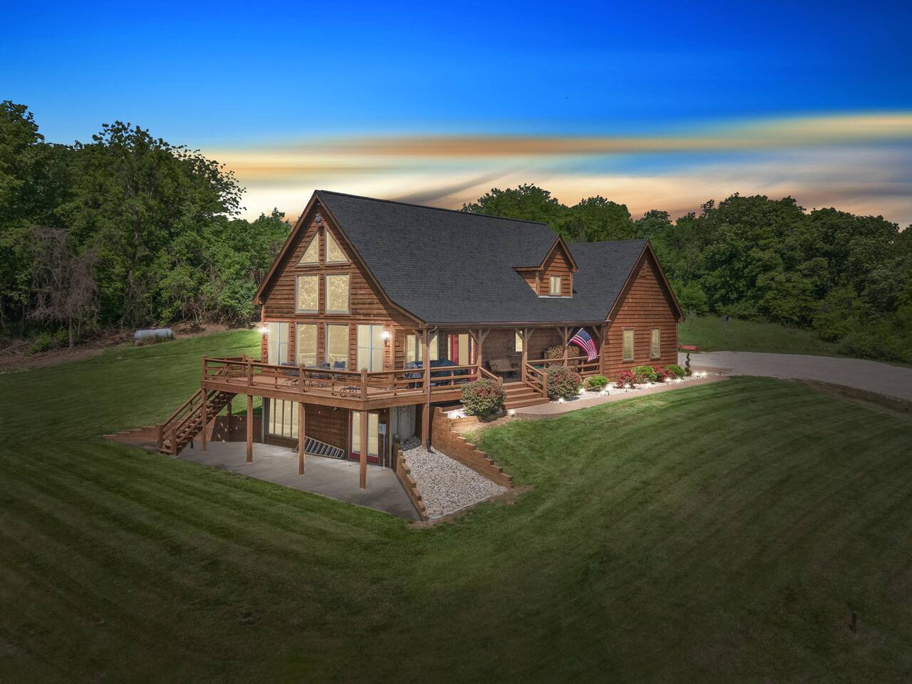 Peaceful Cabin with Extraordinary Views with Local Golf Opportunities