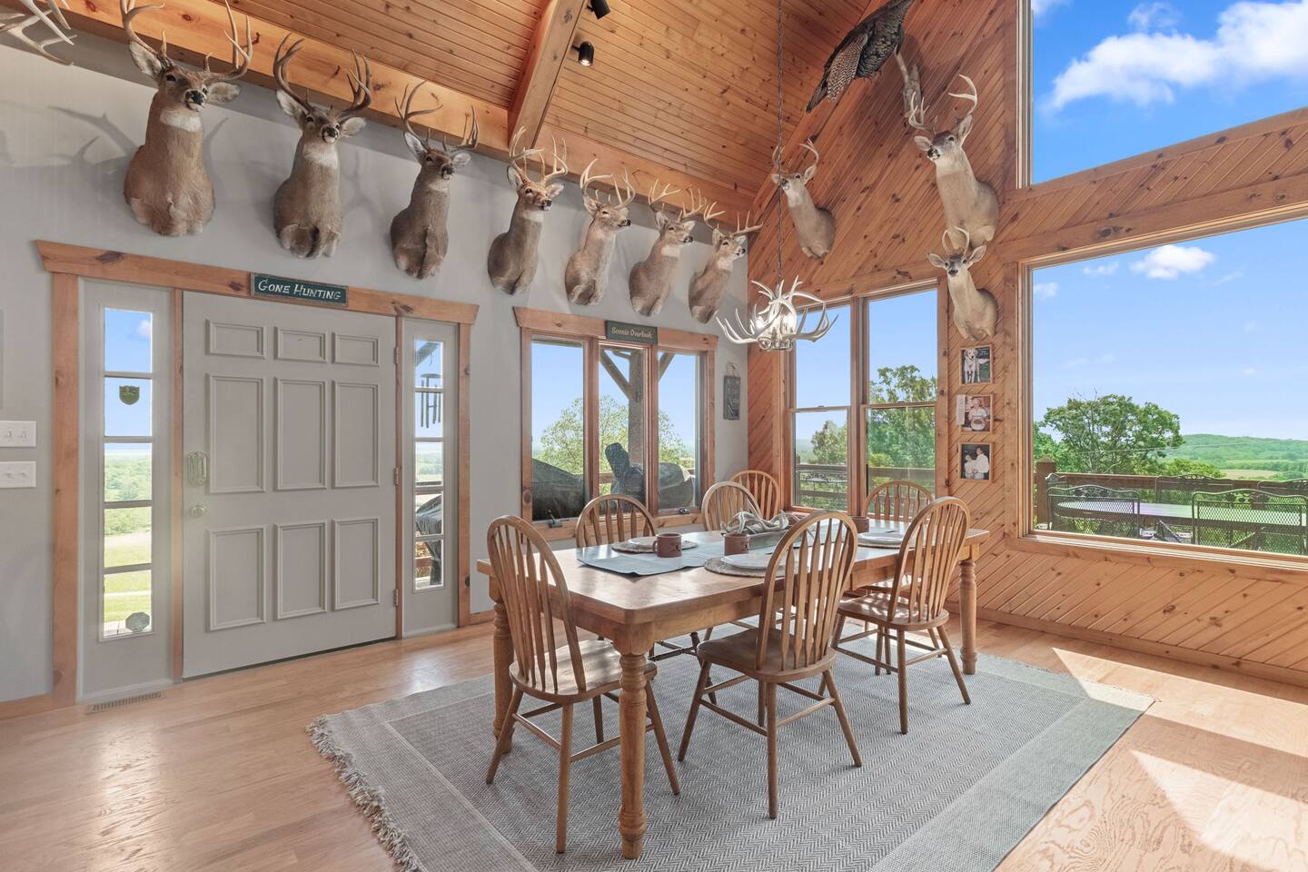 Peaceful Cabin with Extraordinary Views with Local Golf Opportunities