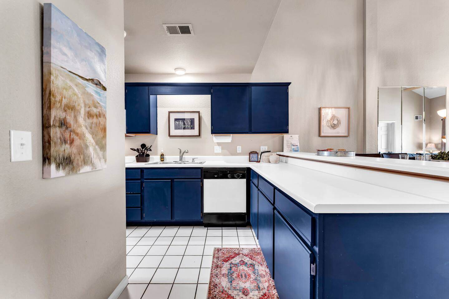 Indoor Pool/Hot tub, Pickleball, Golf and Lake! - Apartment
