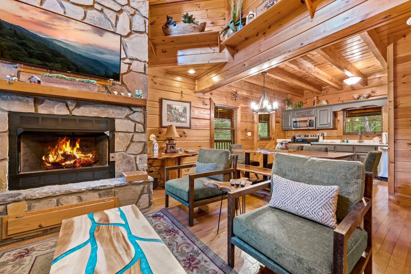 Modern - Hot Tub, Game Room, Fire Pit, Pool, Fish — Sevierville — vacation rental