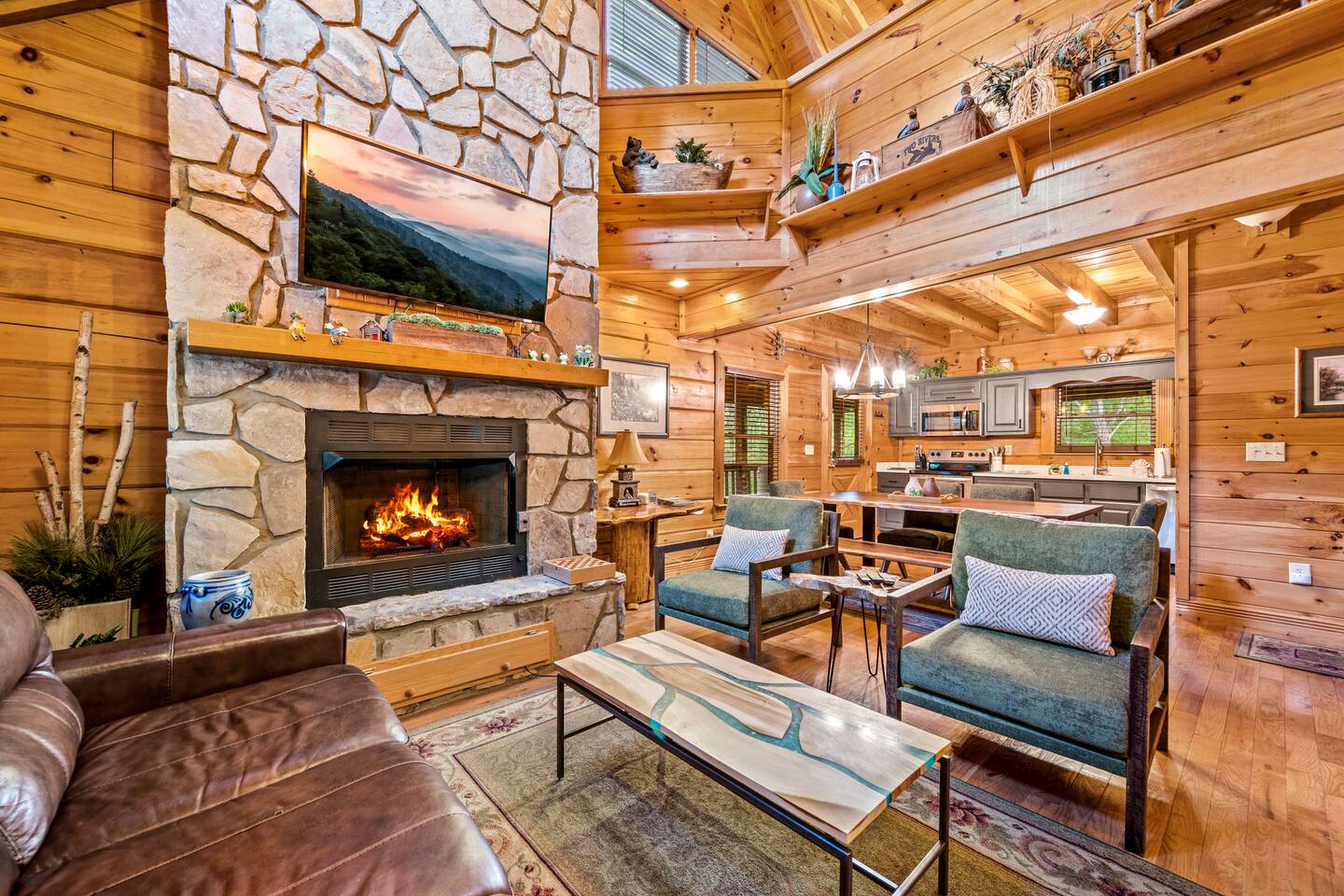 Modern - Hot Tub, Game Room, Fire Pit, Pool, Fish