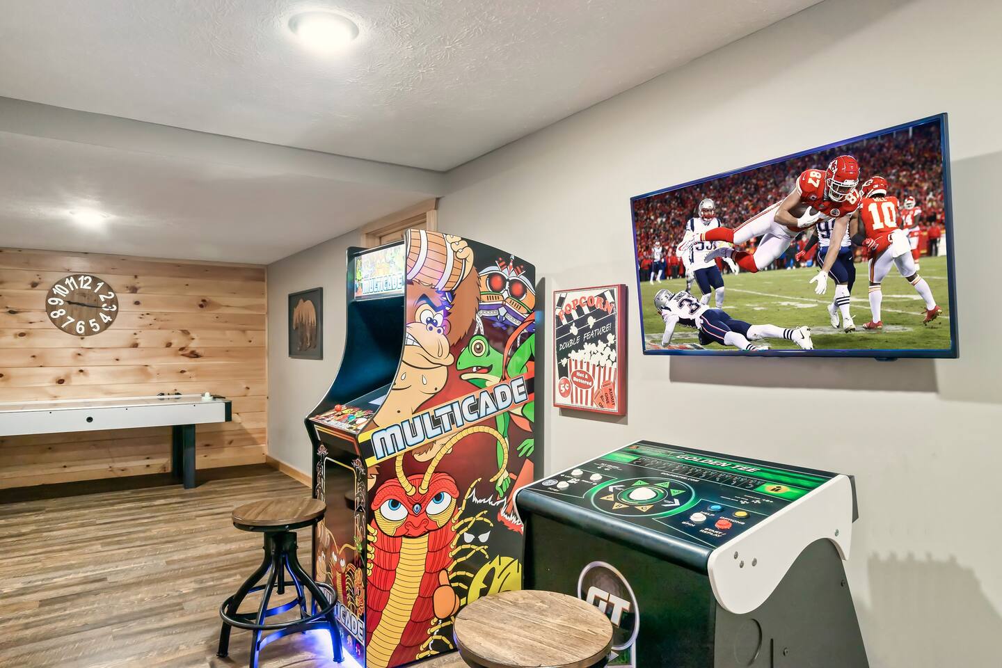Family Fun Retreat! Game & Movie Room | Dollywood