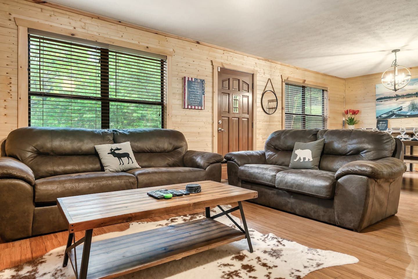 Family Fun Retreat! Game & Movie Room | Dollywood