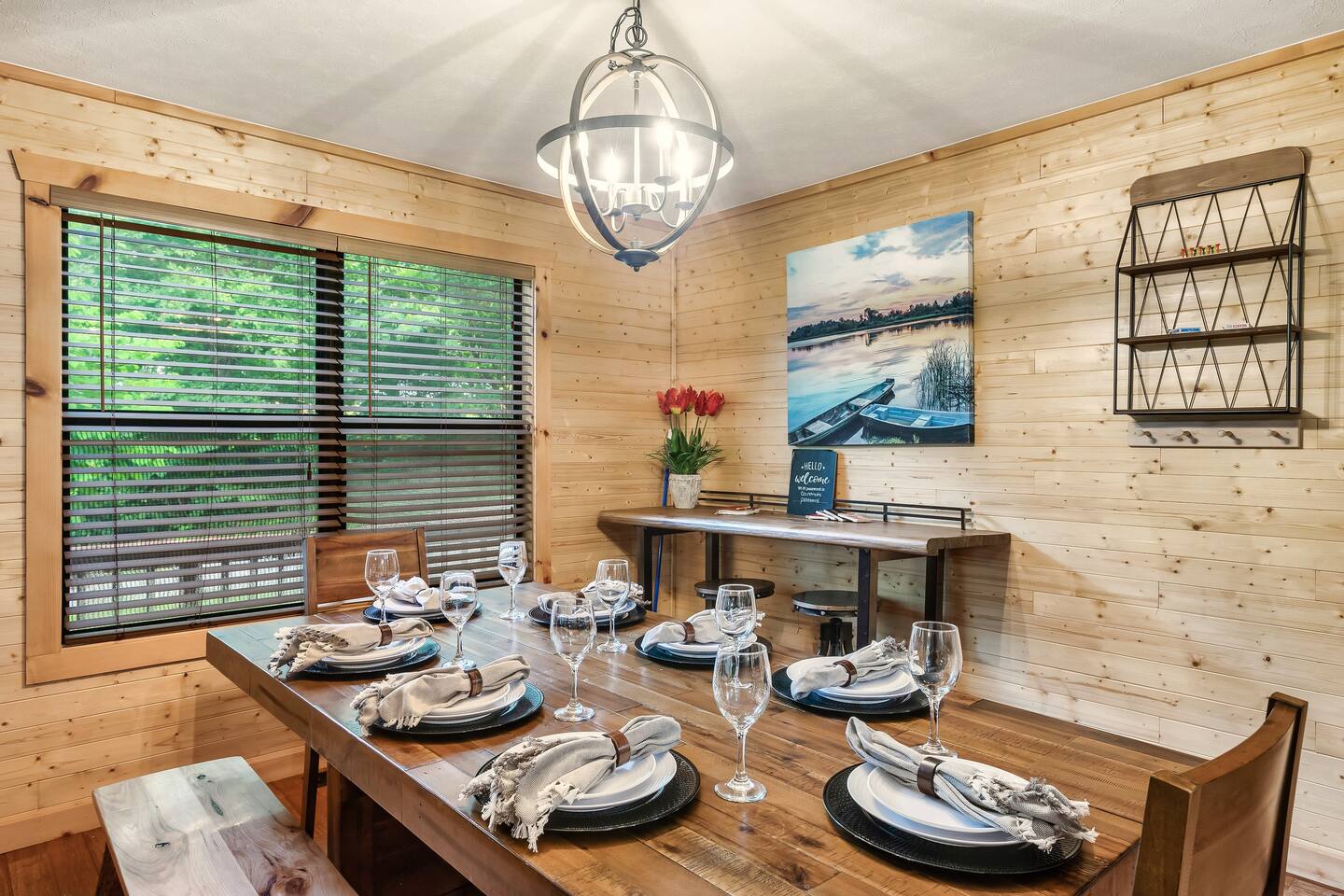 Family Fun Retreat! Game & Movie Room | Dollywood