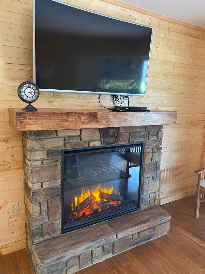 Family Fun Retreat! Game & Movie Room | Dollywood