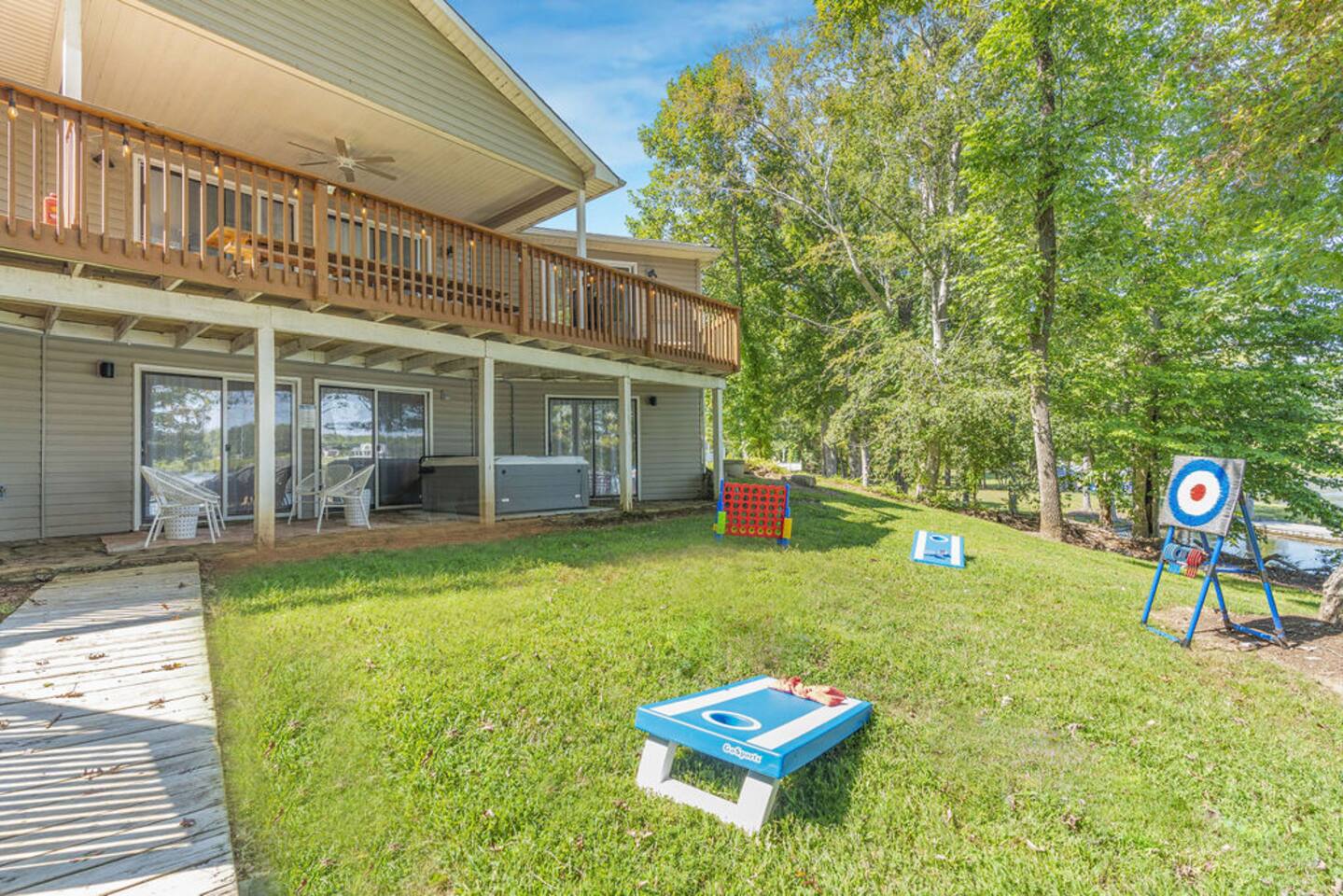 6 Bedrooms | Lakefront | Hot-Tub | Private Dock