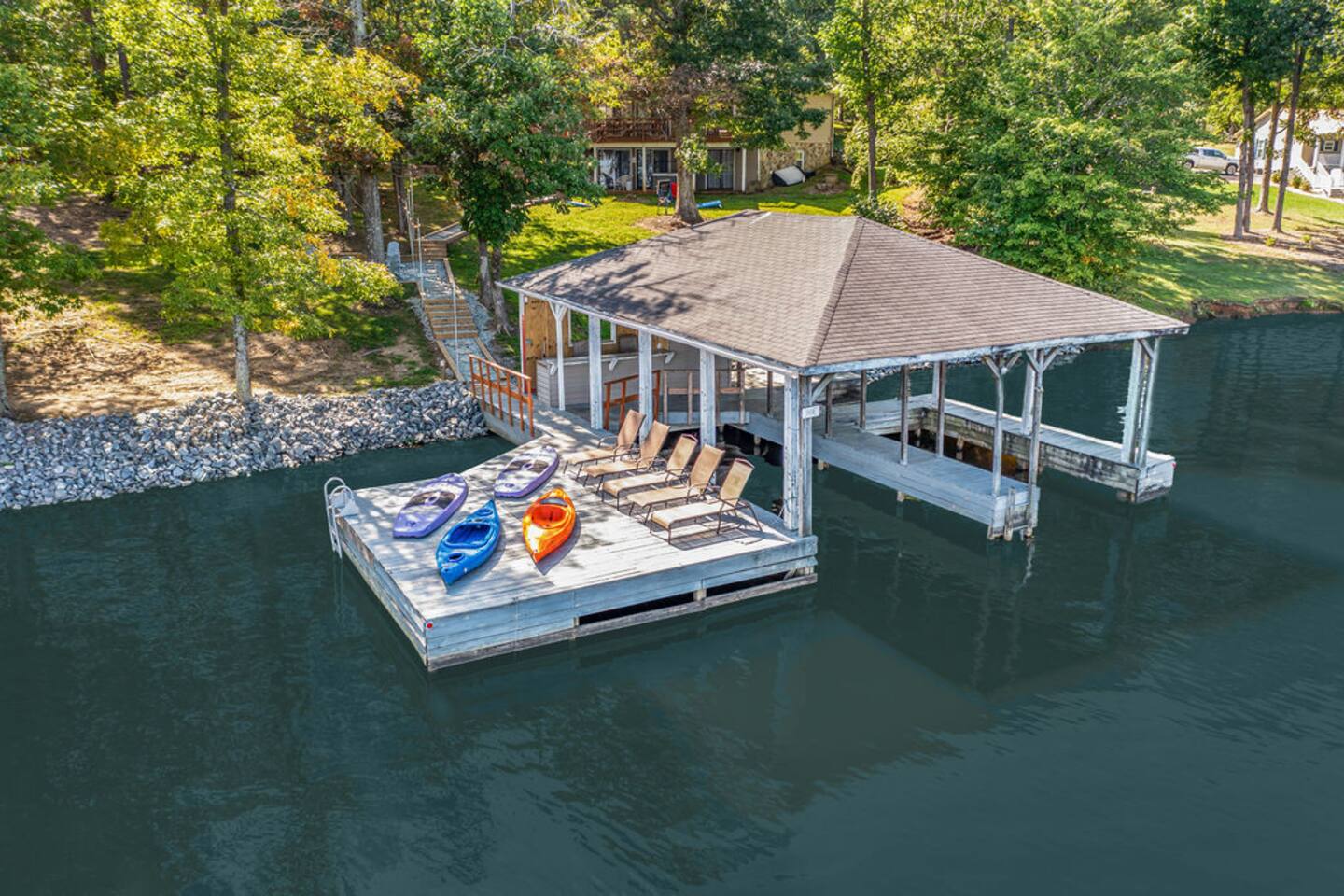 6 Bedrooms | Lakefront | Hot-Tub | Private Dock — Semora — vacation rental