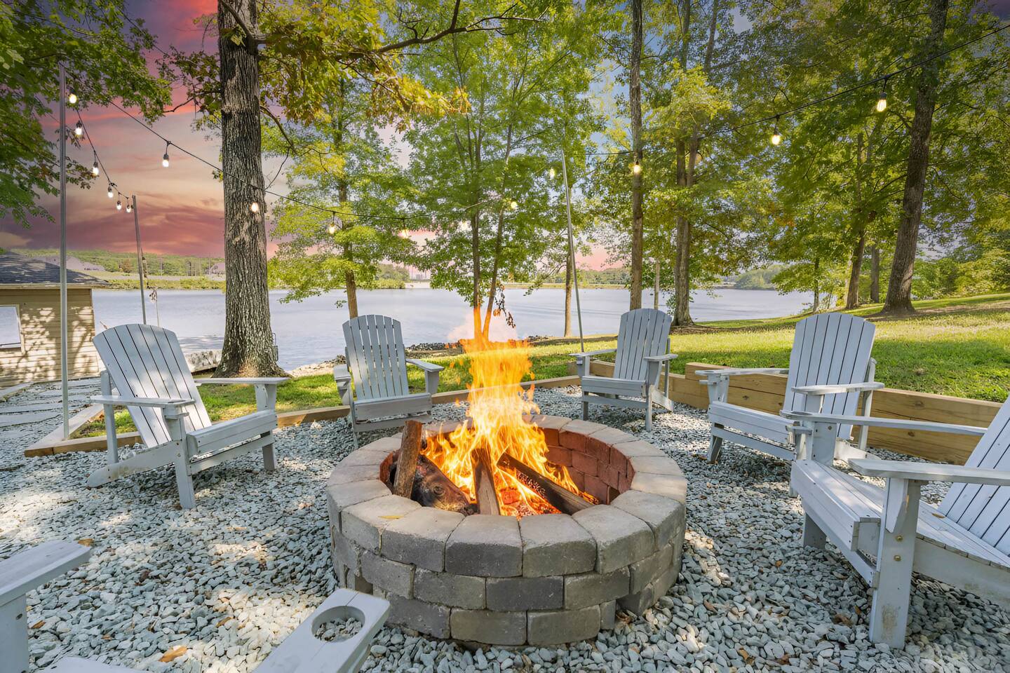 6 Bedrooms | Lakefront | Hot-Tub | Private Dock