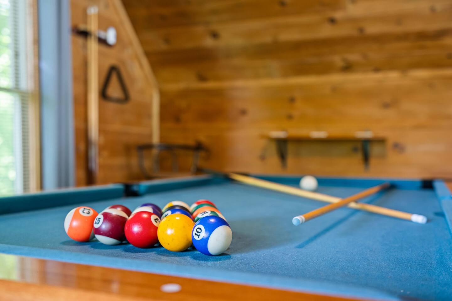 Hot Tub! Views! 15 min Gatlinburg & Pigeon Forge!